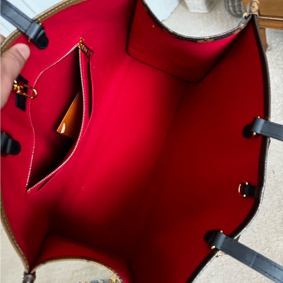 Louis Vuitton Tote Bag “On the Go Gm” For Sale - Picture 4 of 11